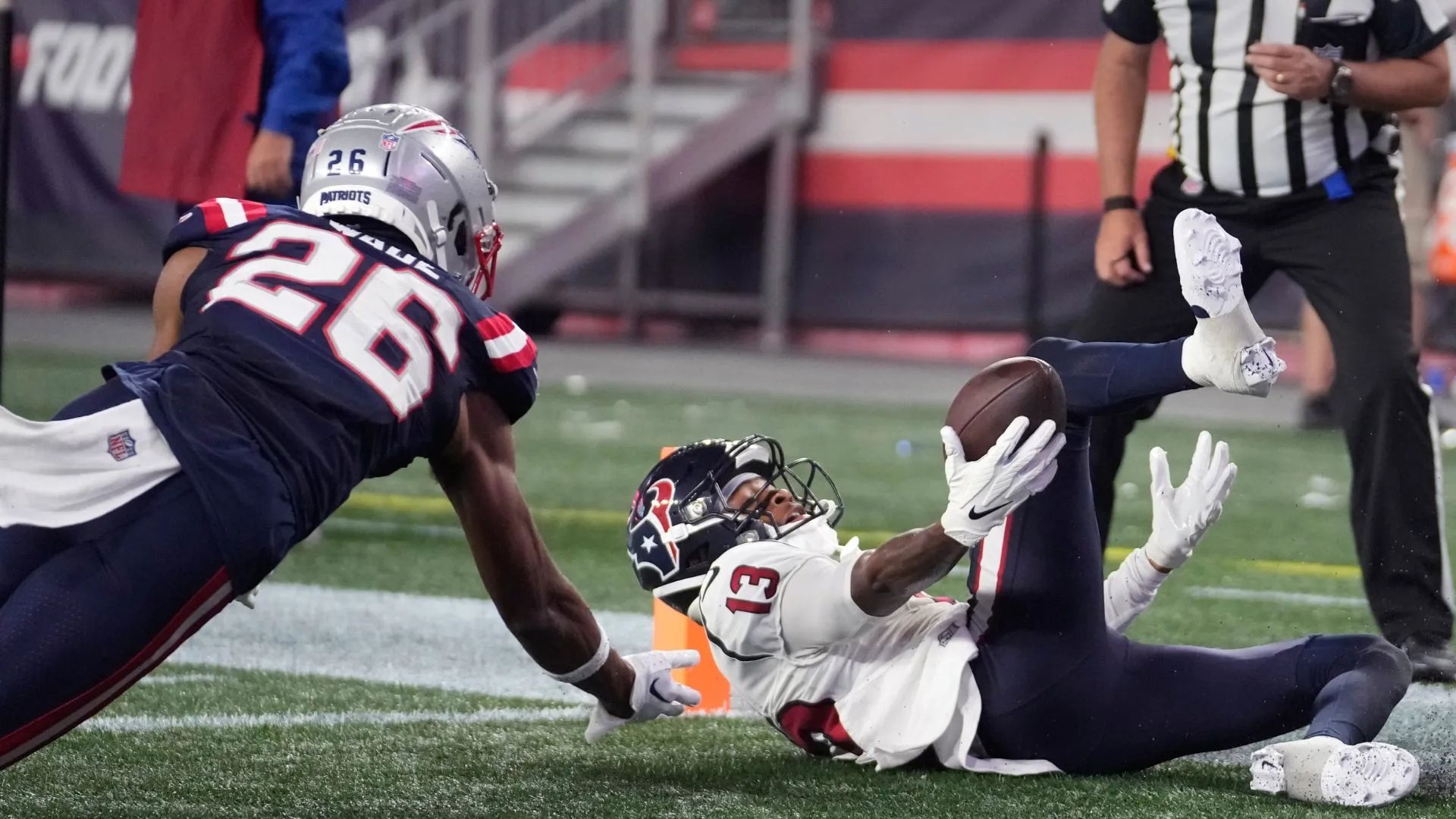 Tank Dell comes up with unbelievable catch in the end zone - ESPN Video